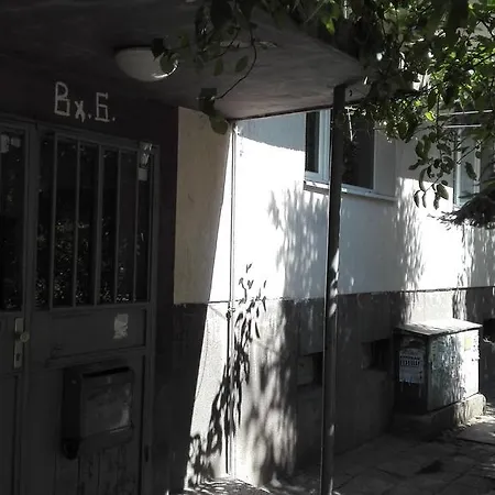 Apartament Genevi *